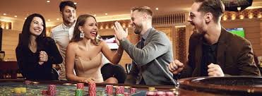 Fitur cascade Mahjong Ways 2 menampilkan simbol-simbol jatuh membentuk kombinasi baru